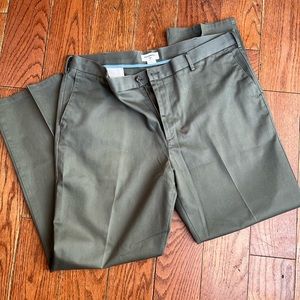 Dockers Classic Fit Men’s Dress Pants